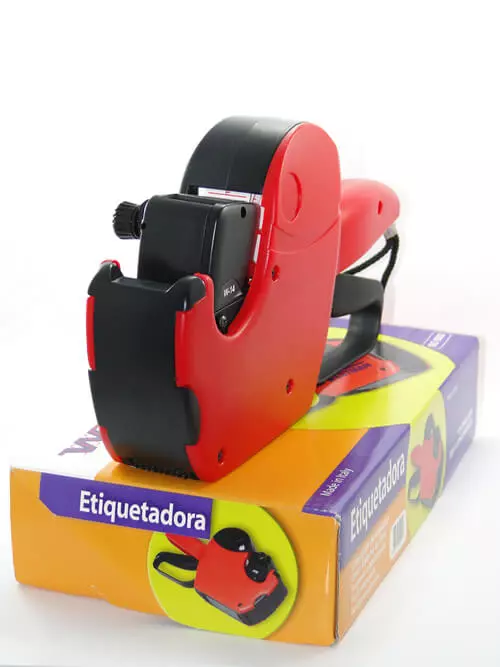 Evite erros e retrabalho: invista em uma máquina etiquetadora de qualidade!